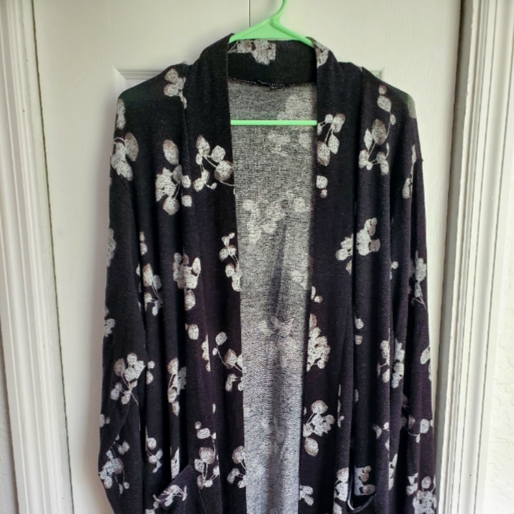 Open Front 18/20 Black Floral Cardigan